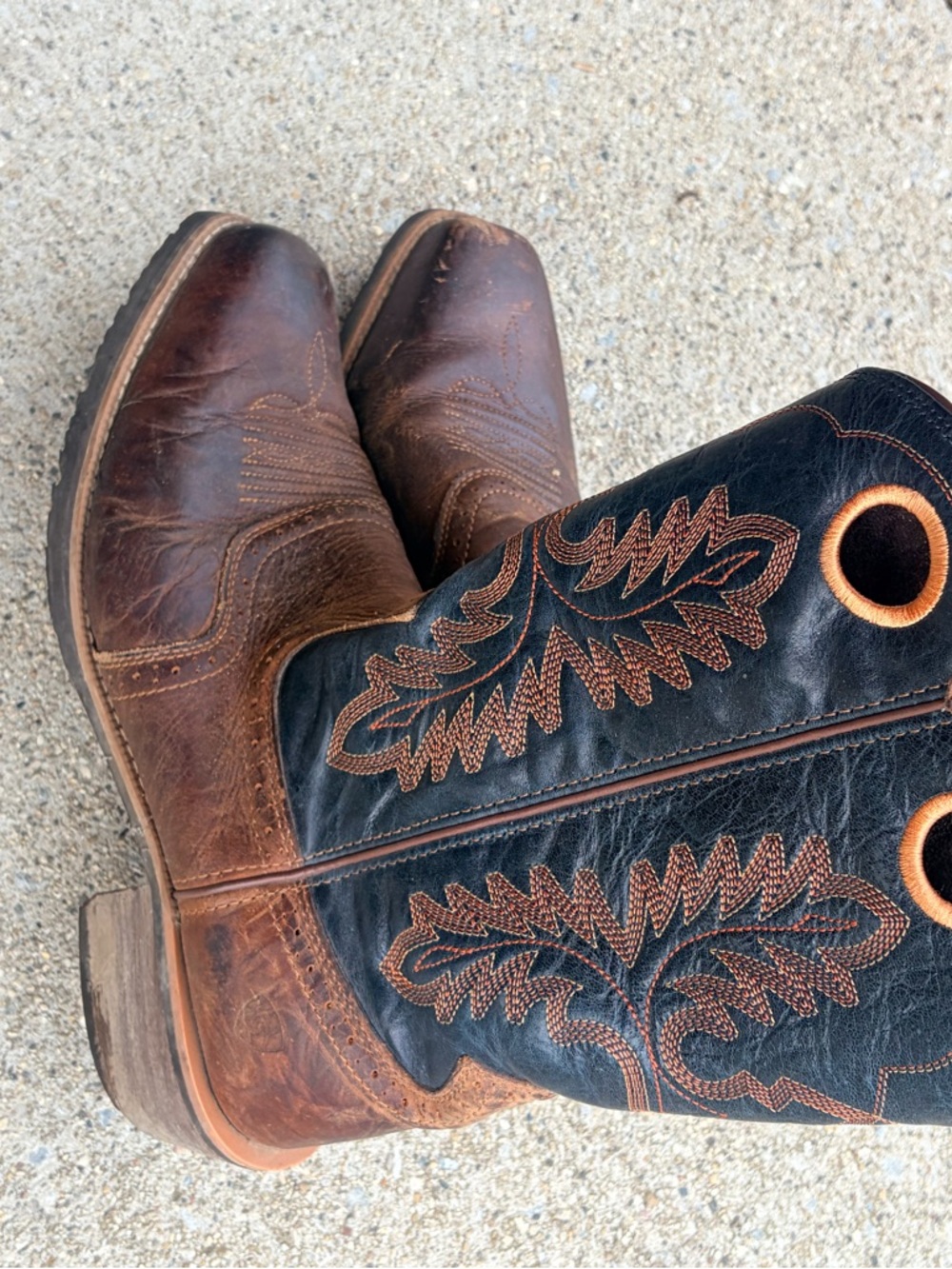 Ariat Men’s Fiery Brown Hybrid Roughstock Square Toe Pull-on Western Boot